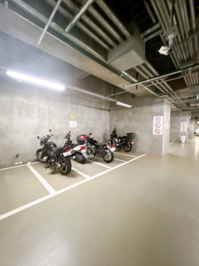 クロスポイントバイク駐輪場