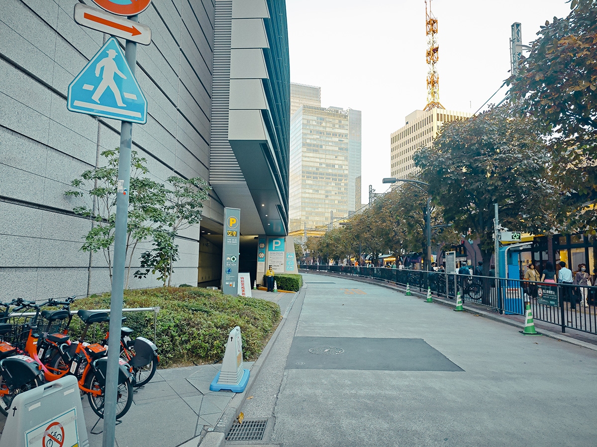 東京国際フォーラムバイク駐輪場