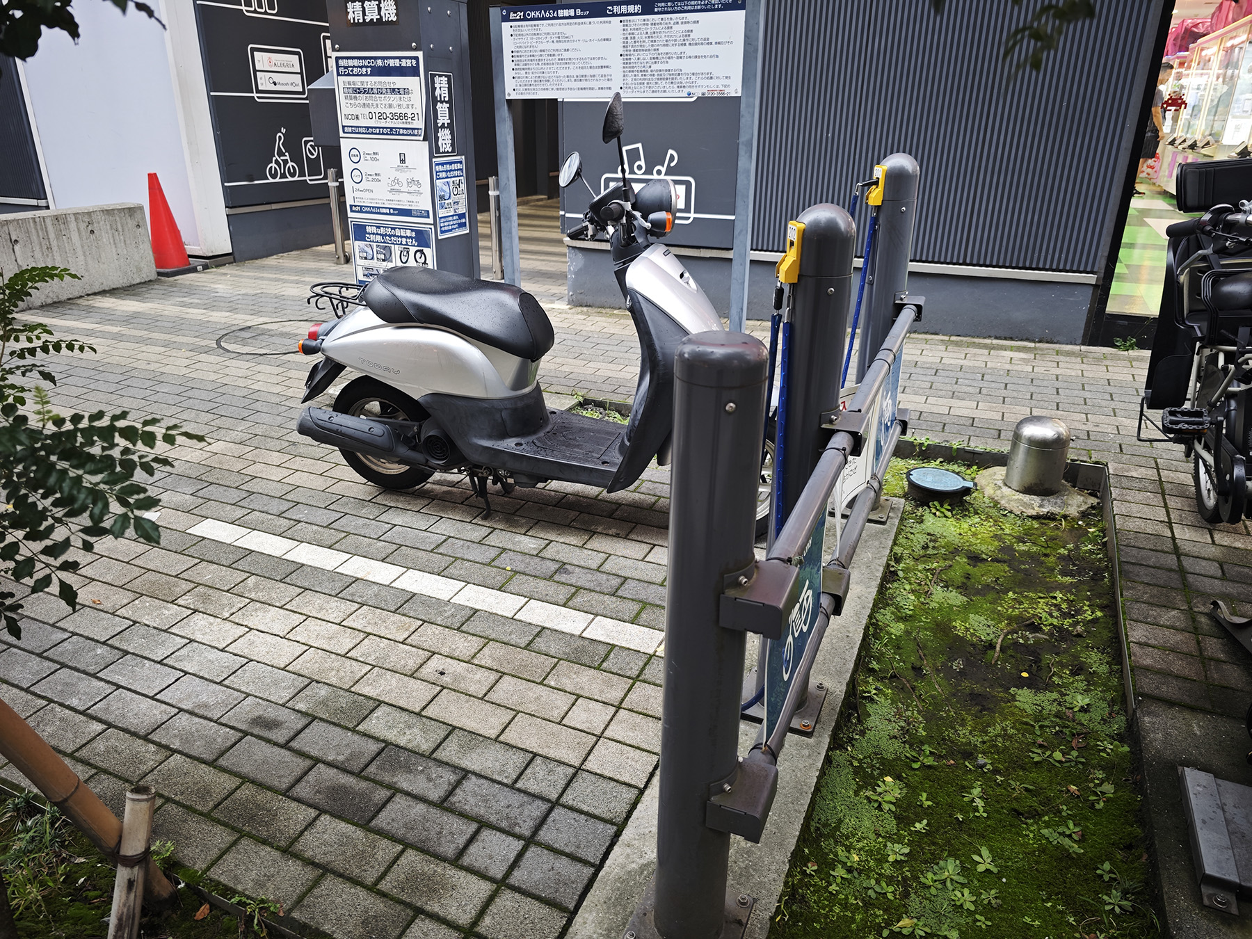 溝の口のバイク駐車場