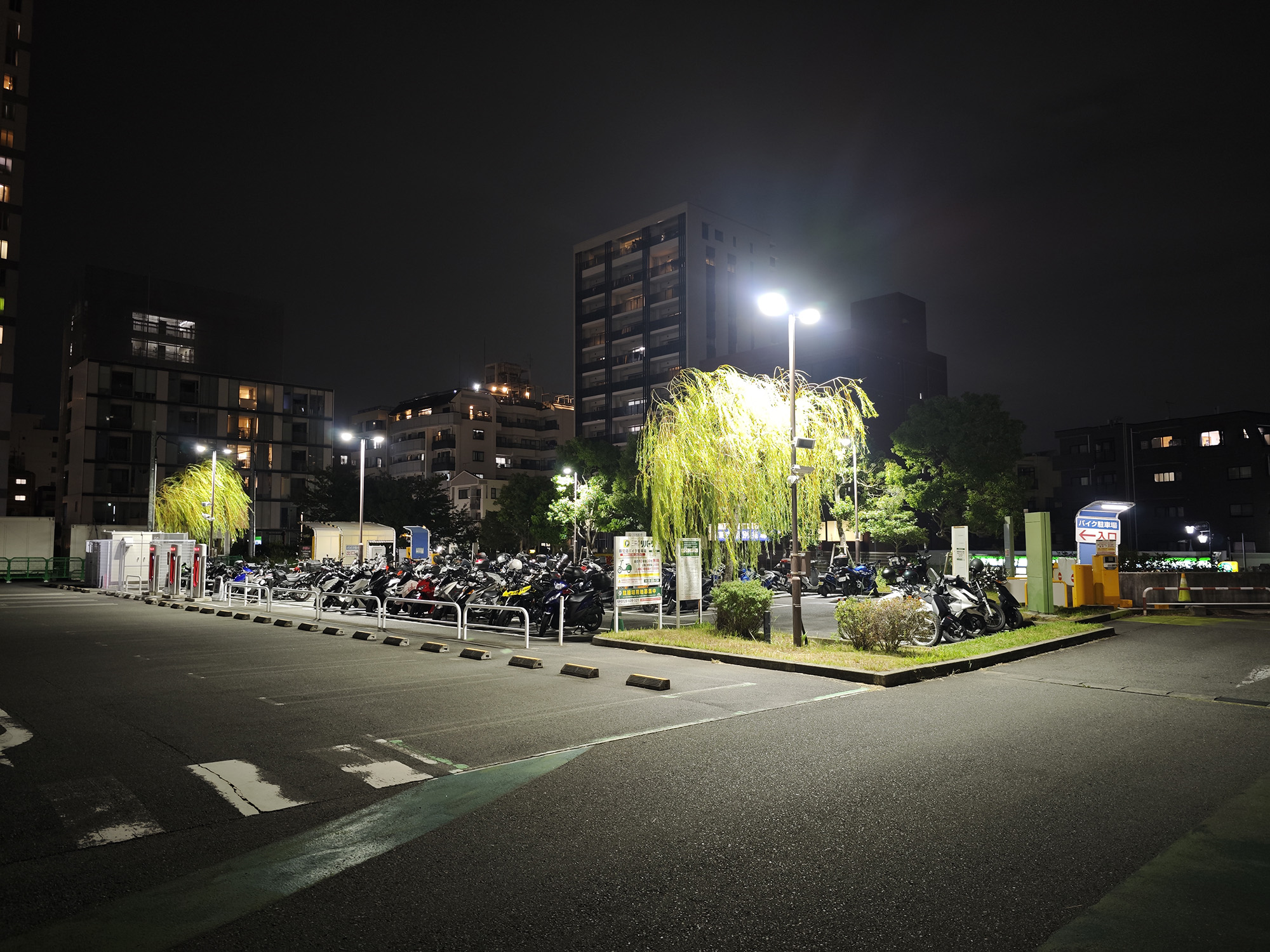 川崎のバイク駐車場