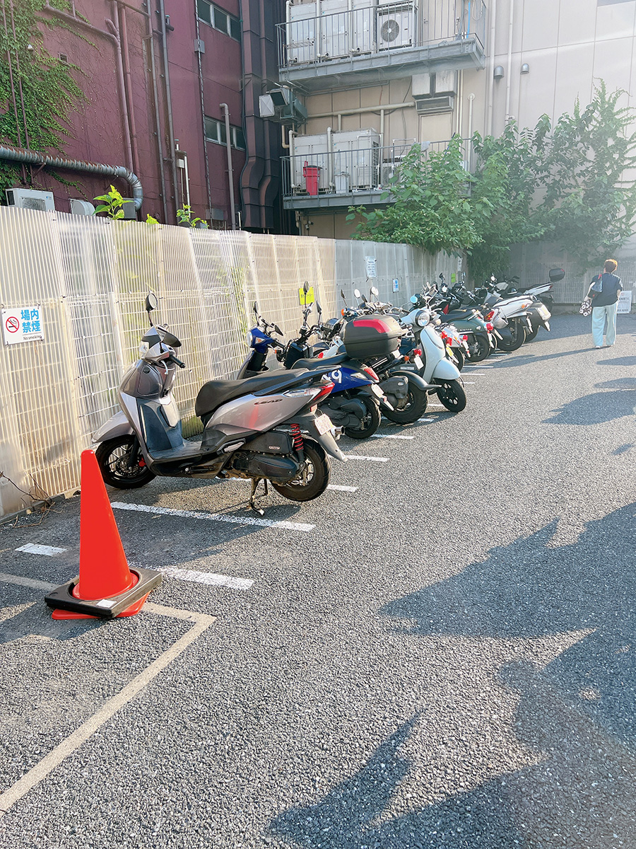 大宮東口バイク駐輪場