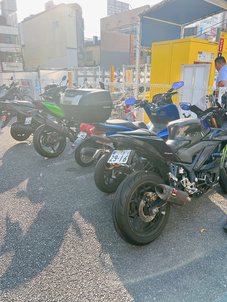 大宮東口バイク駐輪場