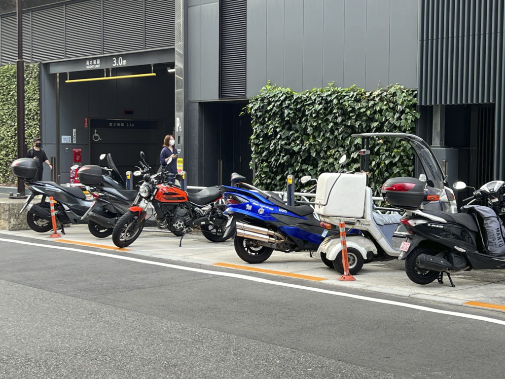 あおい通り自転車等駐車場