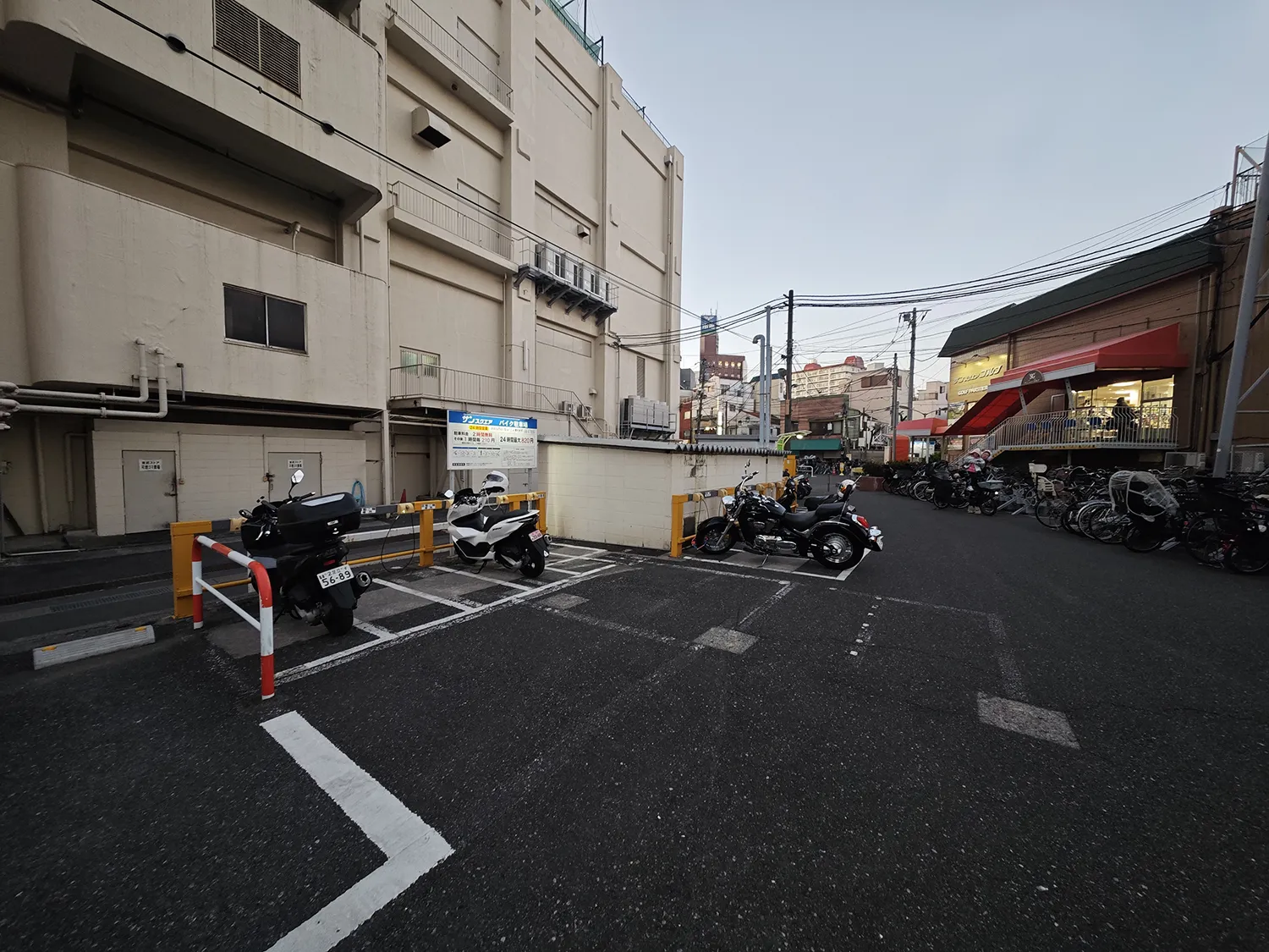 サンスクエアバイク駐車場