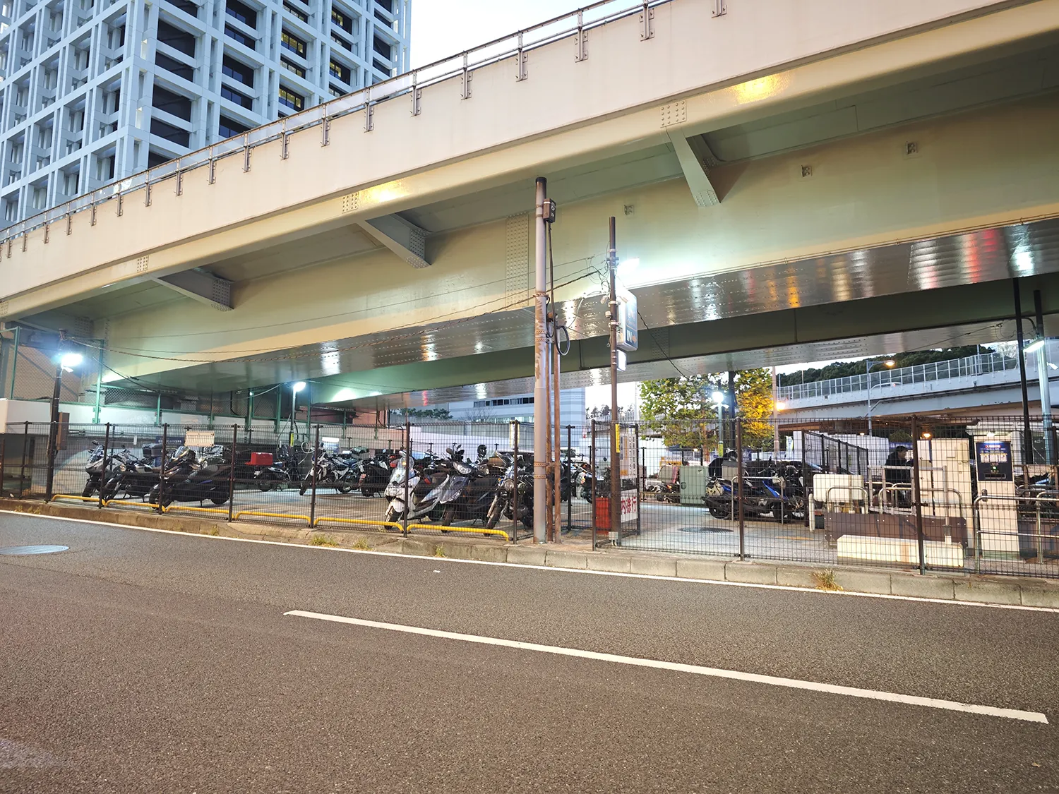サイカパーク 赤坂見附オートバイ駐車場