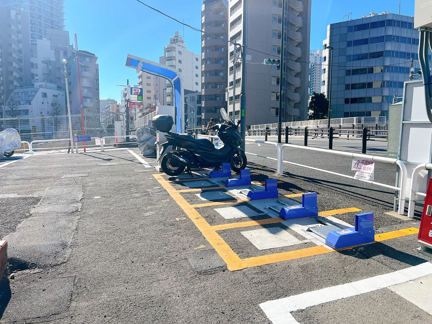 ＴＯＫＹＯ ＰＵＢＬＩＣ 空蝉橋オートバイ専用駐車場（大塚駅）